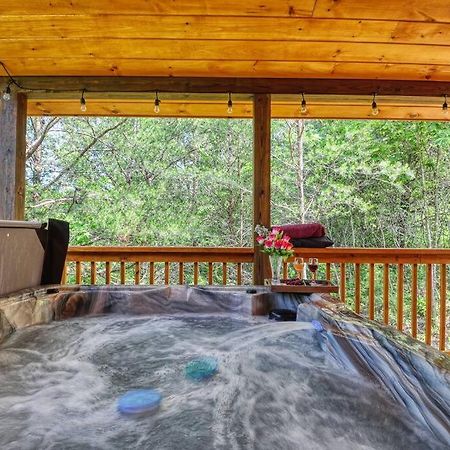 Adventure Retreat/Cabin/Pool+Hot Tub/Game Room+Theater Sevierville Esterno foto