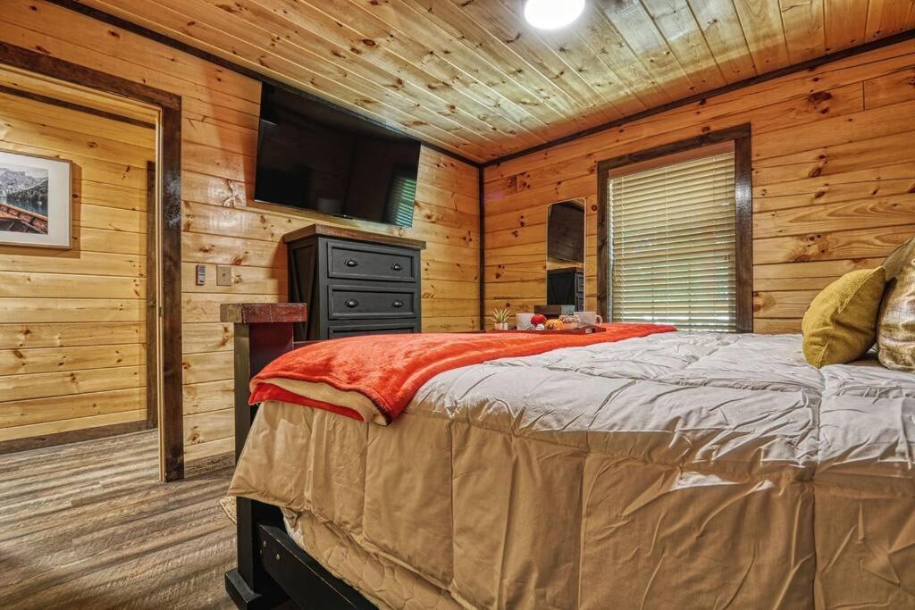 Adventure Retreat/Cabin/Pool+Hot Tub/Game Room+Theater Sevierville Esterno foto
