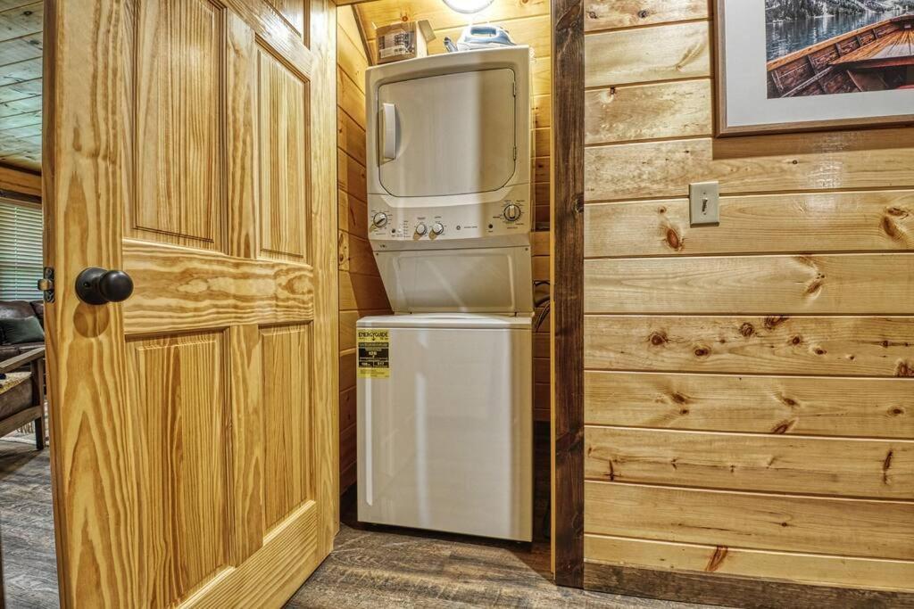 Adventure Retreat/Cabin/Pool+Hot Tub/Game Room+Theater Sevierville Esterno foto