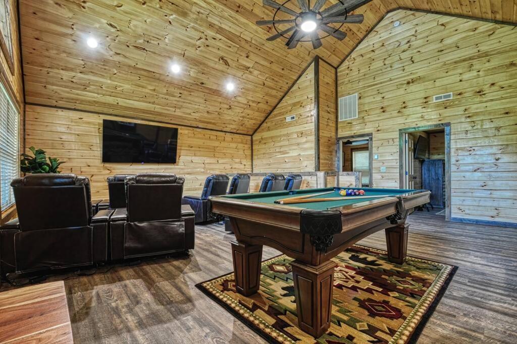 Adventure Retreat/Cabin/Pool+Hot Tub/Game Room+Theater Sevierville Esterno foto