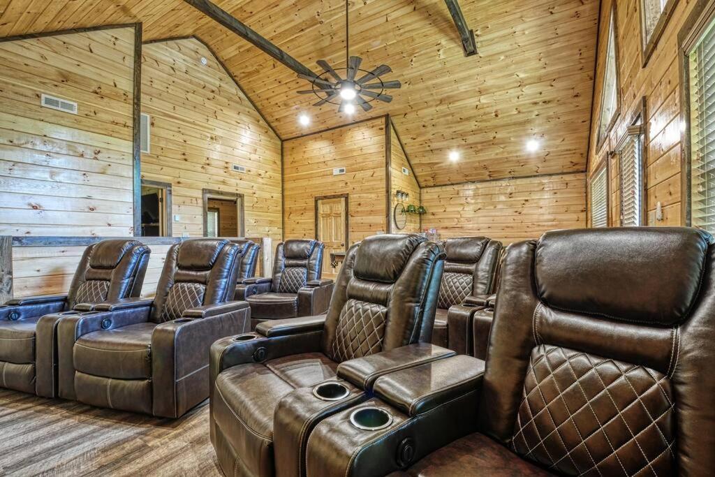 Adventure Retreat/Cabin/Pool+Hot Tub/Game Room+Theater Sevierville Esterno foto