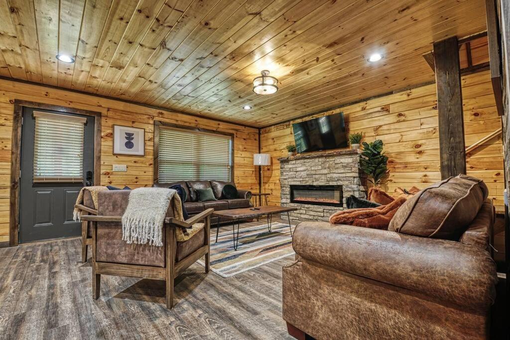 Adventure Retreat/Cabin/Pool+Hot Tub/Game Room+Theater Sevierville Esterno foto