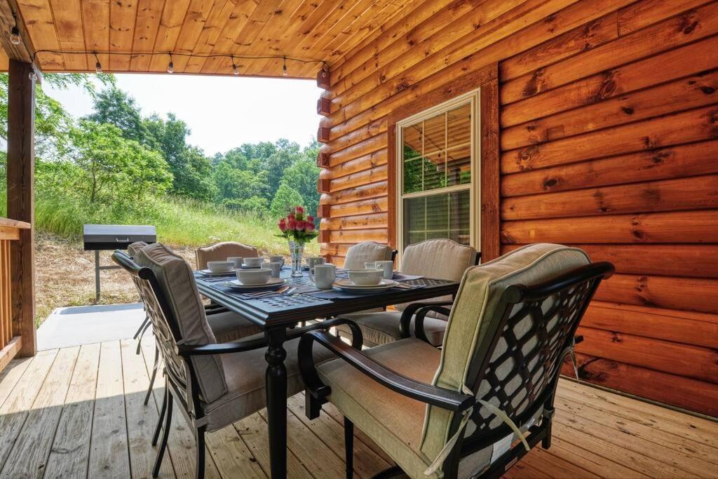 Adventure Retreat/Cabin/Pool+Hot Tub/Game Room+Theater Sevierville Esterno foto