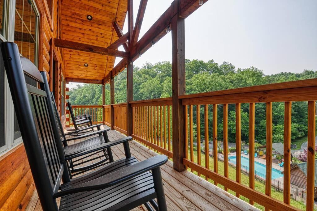 Adventure Retreat/Cabin/Pool+Hot Tub/Game Room+Theater Sevierville Esterno foto