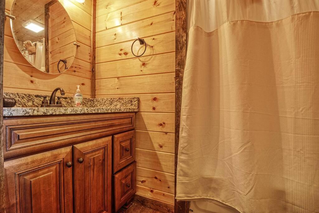 Adventure Retreat/Cabin/Pool+Hot Tub/Game Room+Theater Sevierville Esterno foto