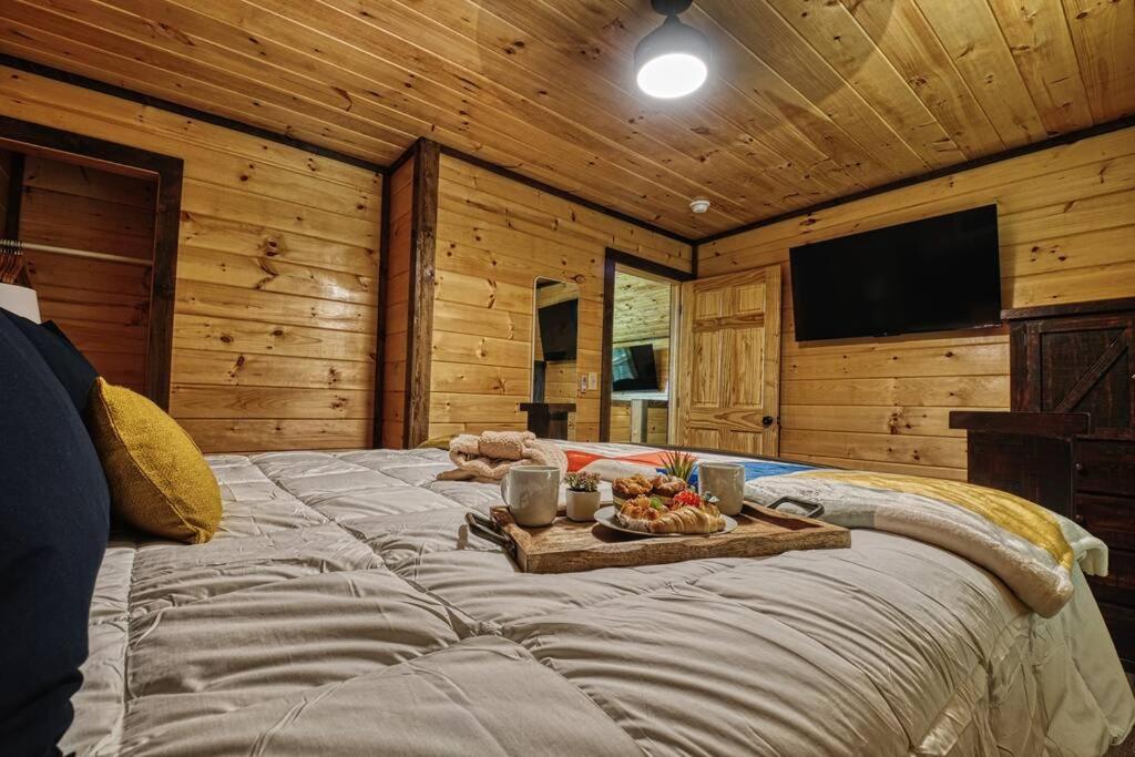 Adventure Retreat/Cabin/Pool+Hot Tub/Game Room+Theater Sevierville Esterno foto