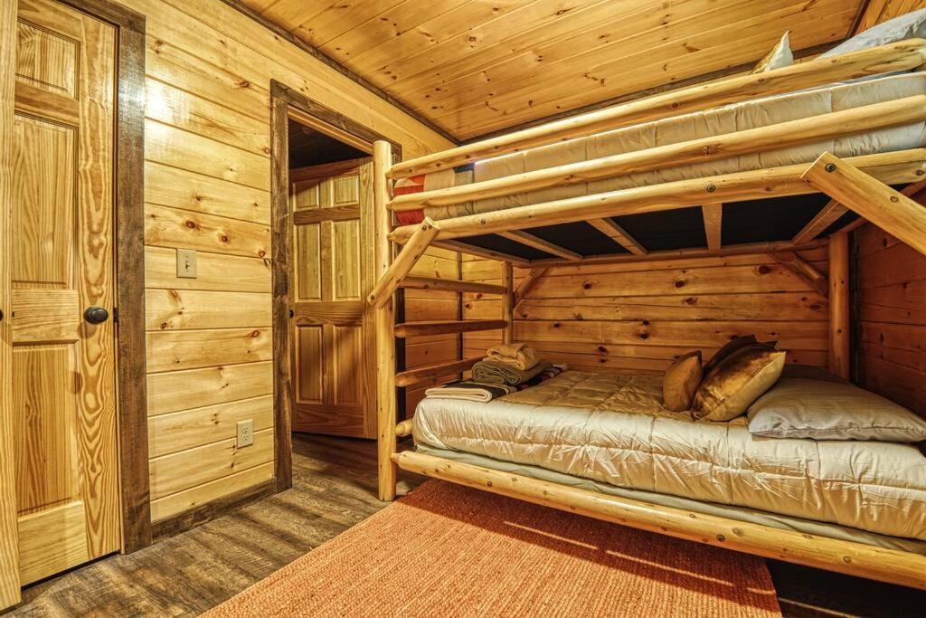 Adventure Retreat/Cabin/Pool+Hot Tub/Game Room+Theater Sevierville Esterno foto
