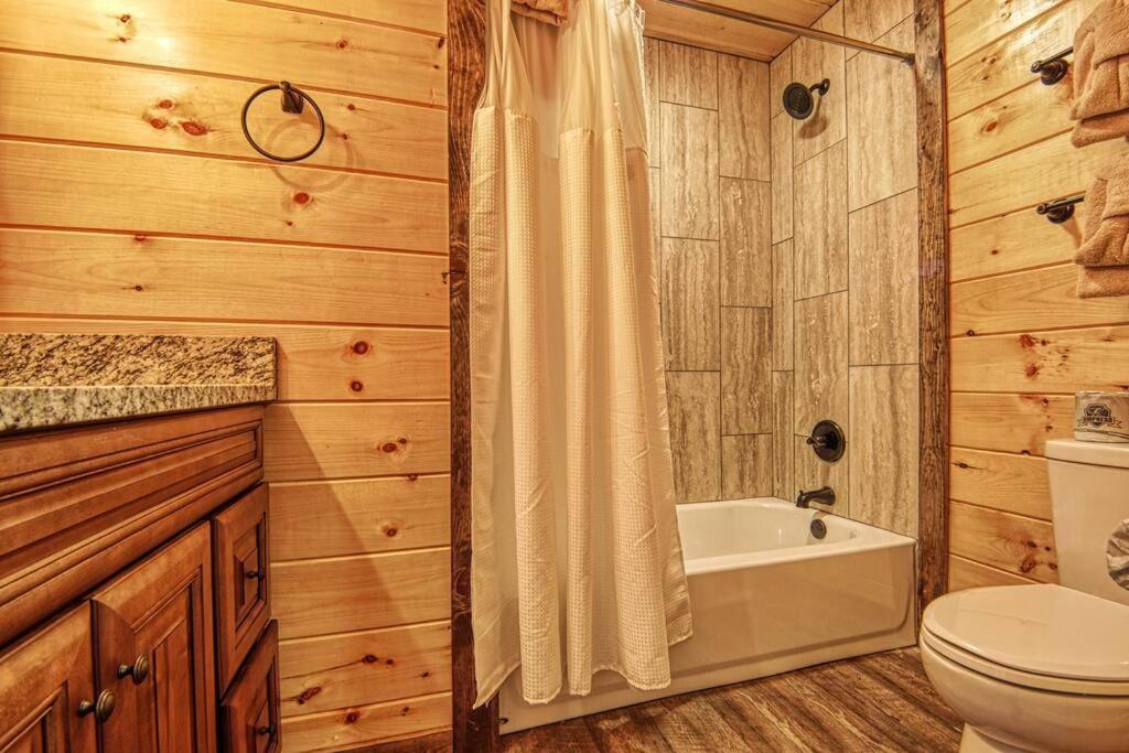 Adventure Retreat/Cabin/Pool+Hot Tub/Game Room+Theater Sevierville Esterno foto