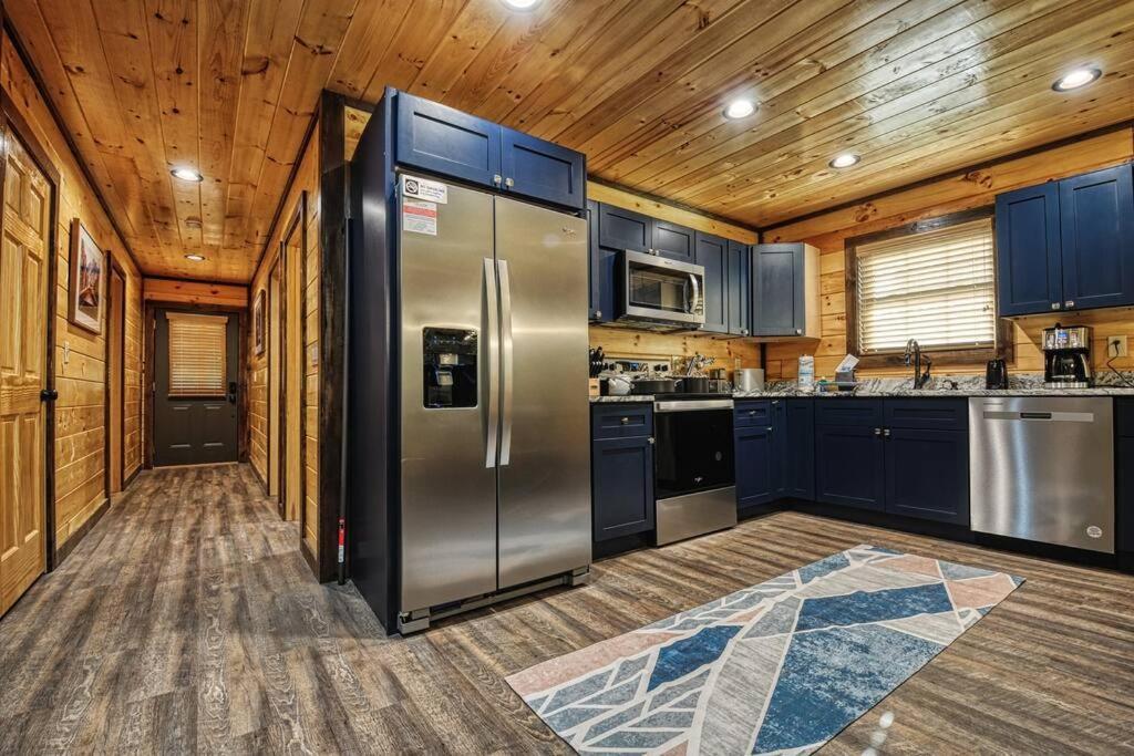 Adventure Retreat/Cabin/Pool+Hot Tub/Game Room+Theater Sevierville Esterno foto