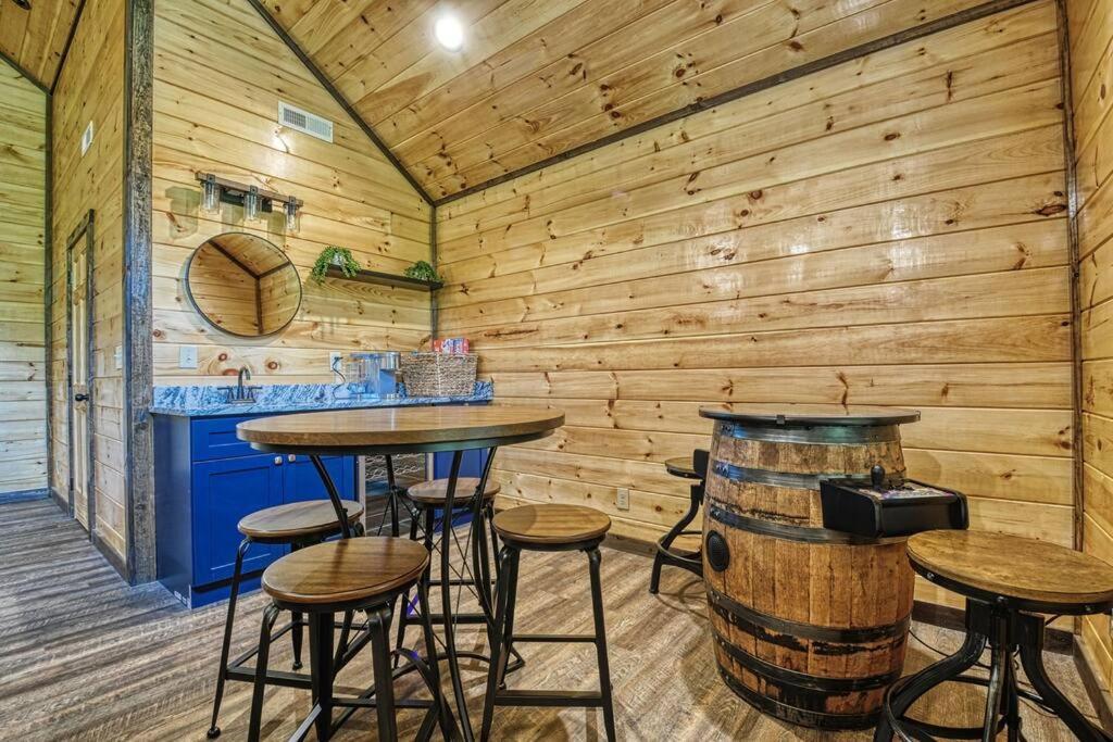 Adventure Retreat/Cabin/Pool+Hot Tub/Game Room+Theater Sevierville Esterno foto
