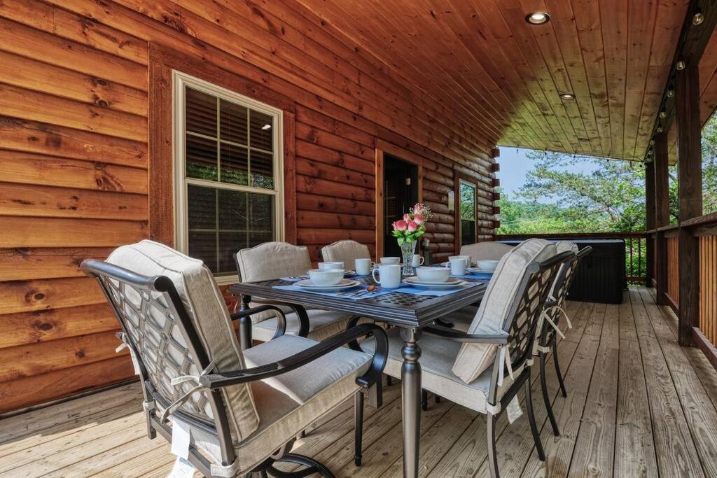 Adventure Retreat/Cabin/Pool+Hot Tub/Game Room+Theater Sevierville Esterno foto
