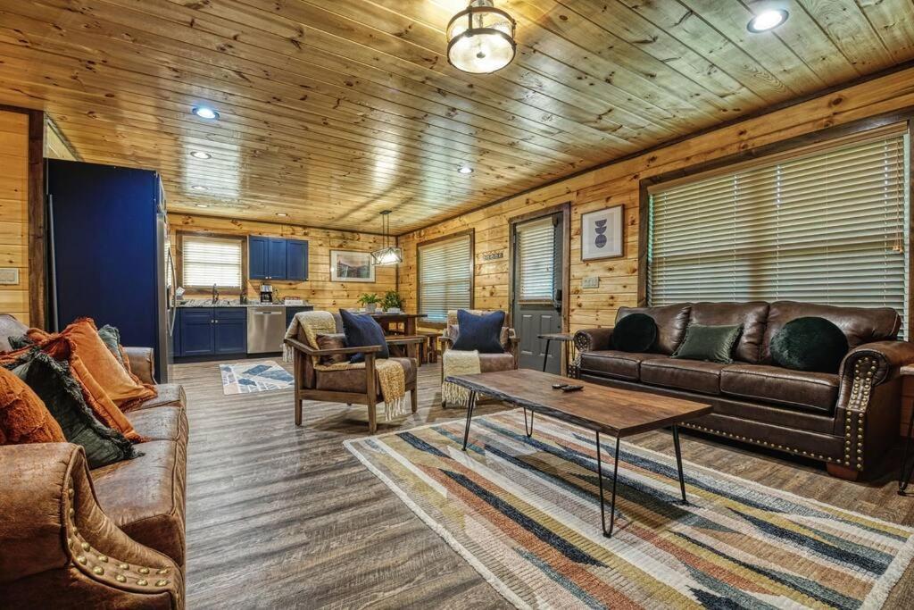 Adventure Retreat/Cabin/Pool+Hot Tub/Game Room+Theater Sevierville Esterno foto