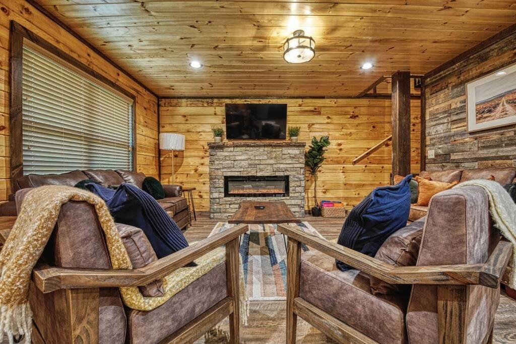 Adventure Retreat/Cabin/Pool+Hot Tub/Game Room+Theater Sevierville Esterno foto